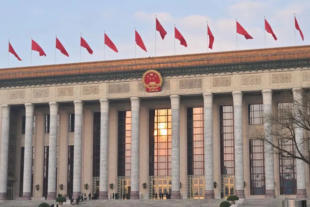 李強(qiáng)提到：新型儲(chǔ)能、“沙戈荒”、海上風(fēng)電